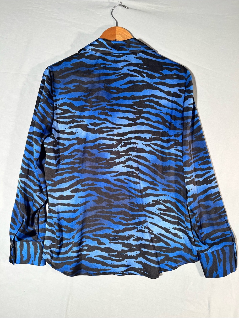 Jones New York Blue and Black Zebra-Stripe Button-Up Top -Sz: L - Picture 5 of 7